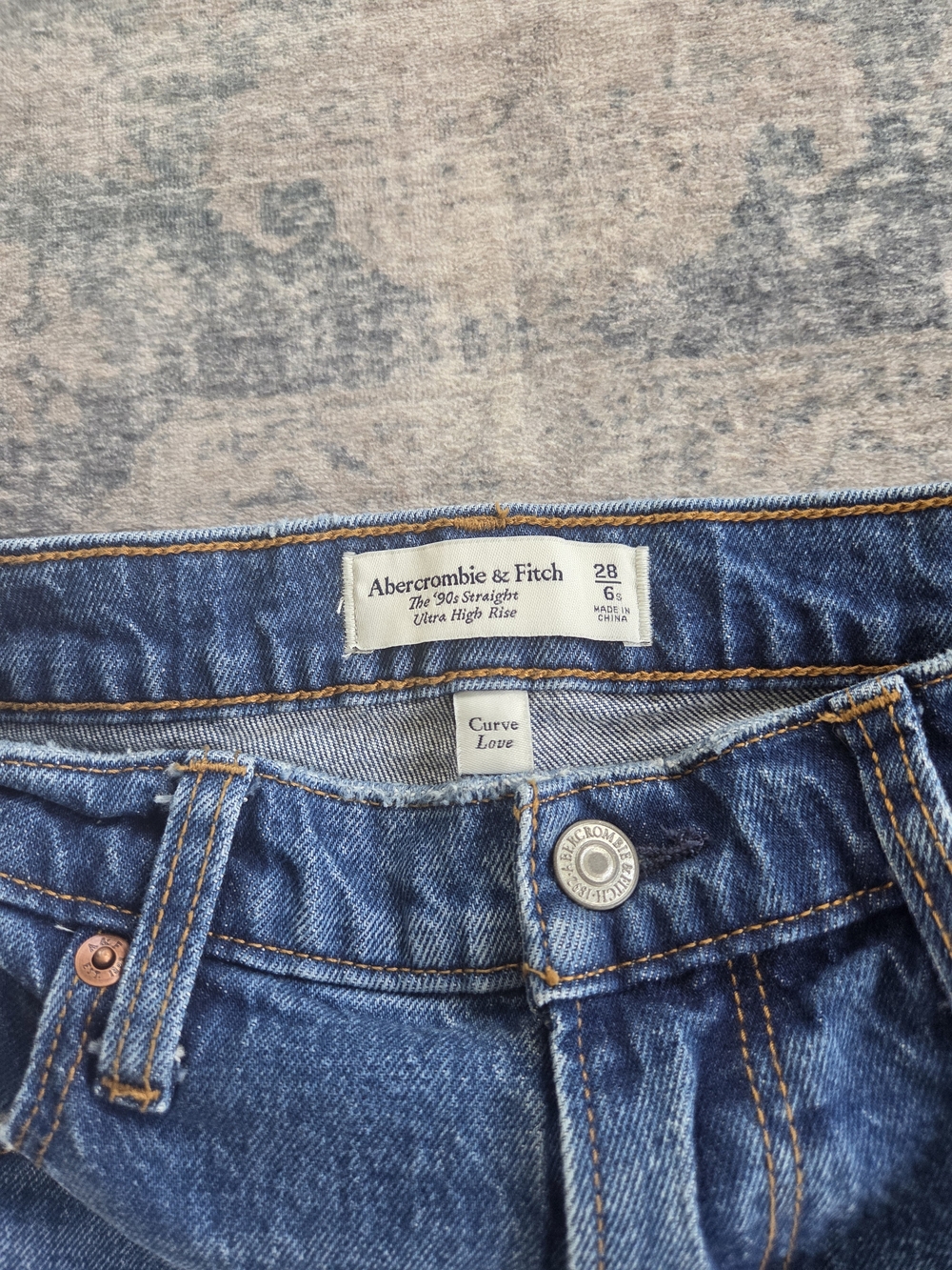 Abercrombie & Fitch Dark Blue Denim 90s Straight Ultra High Rise - Picture 3 of 9